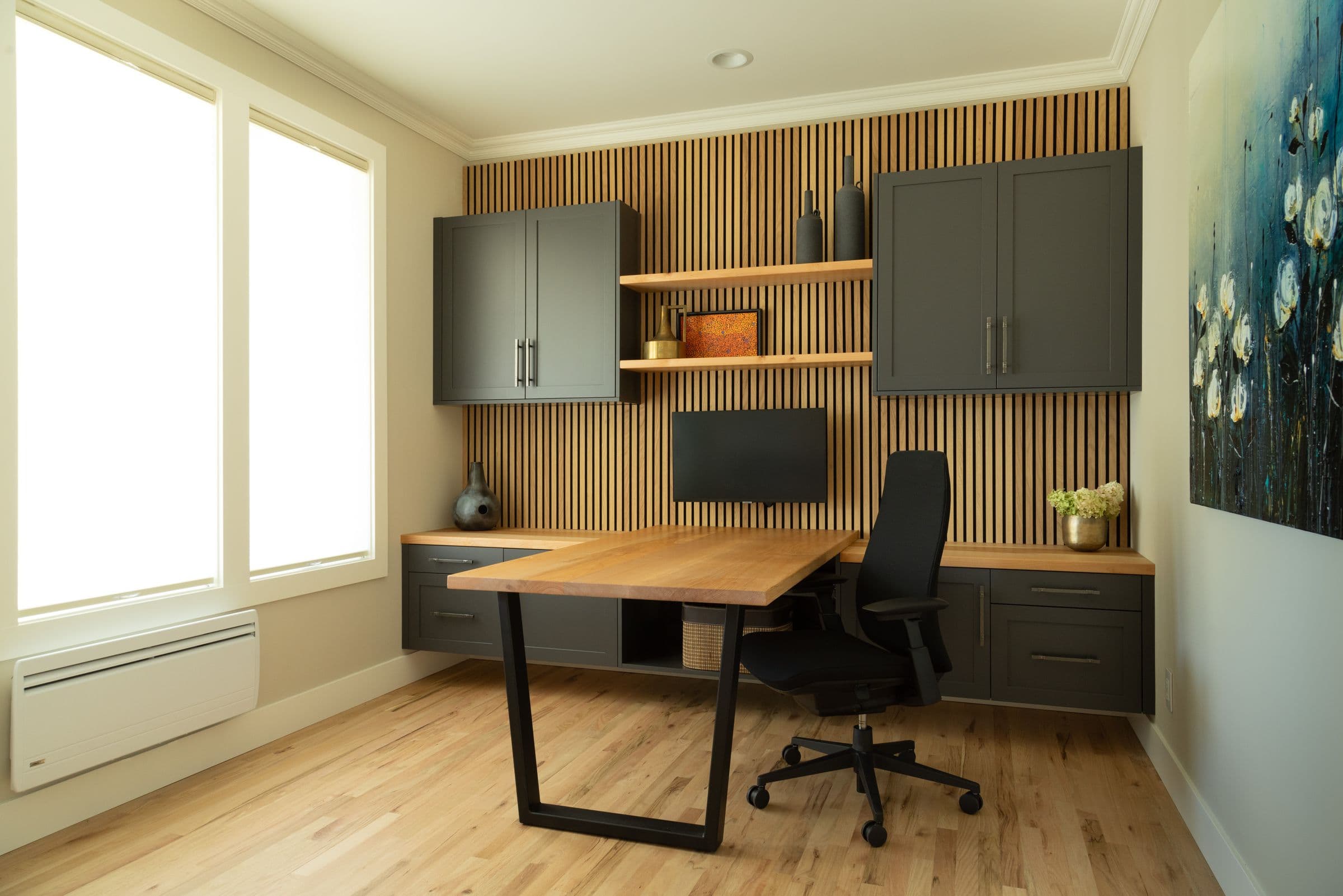 Home office with oak-slat wall, the Oak Office