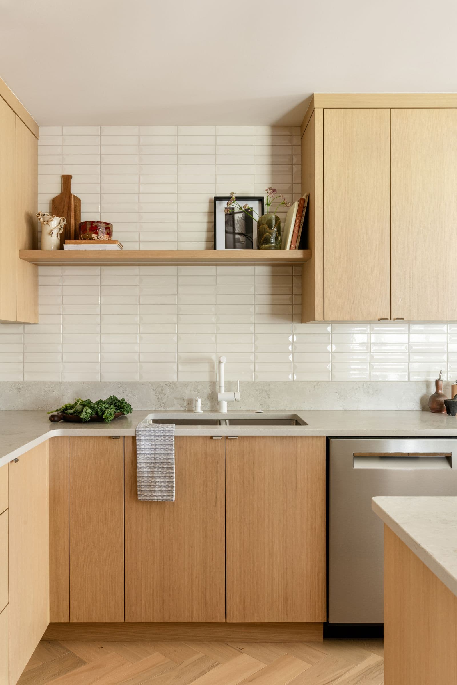 White-oak kitchen run, the White-Oak Home